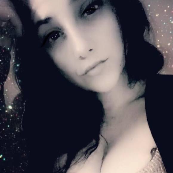 Meet your Posher, Kloé - Picture 1 of 1